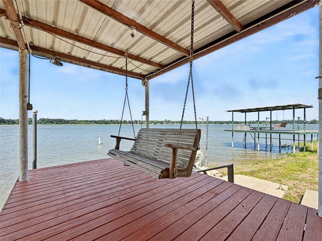 1152 W Lake Drive, Weatherford, TX 76087
