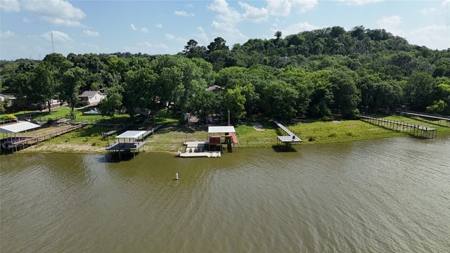 1152 W Lake Drive, Weatherford, TX 76087