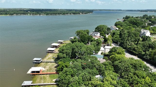 1152 W Lake Drive, Weatherford, TX 76087