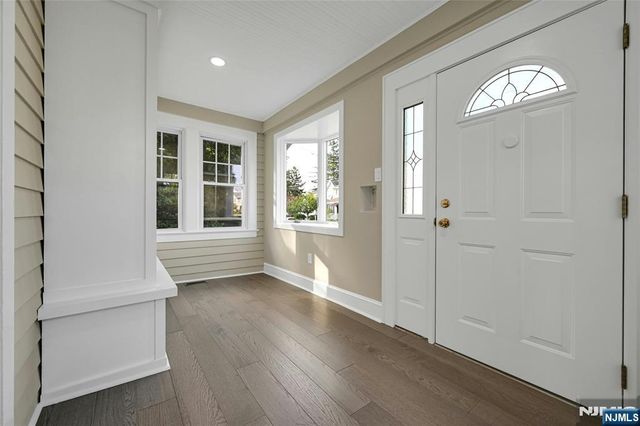 25 Marinus Street, Rochelle Park, NJ 07662