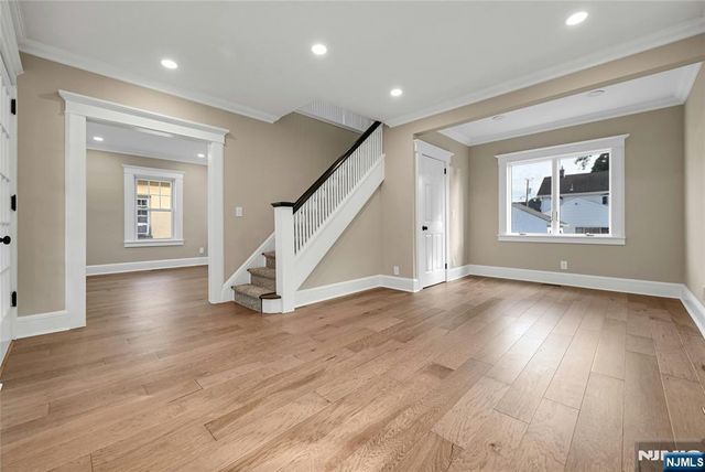 25 Marinus Street, Rochelle Park, NJ 07662