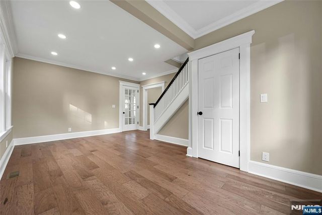 25 Marinus Street, Rochelle Park, NJ 07662