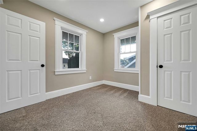 25 Marinus Street, Rochelle Park, NJ 07662