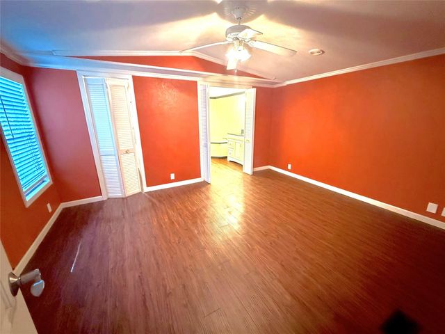 441 Shoreline Drive, Huntsville, TX 77320