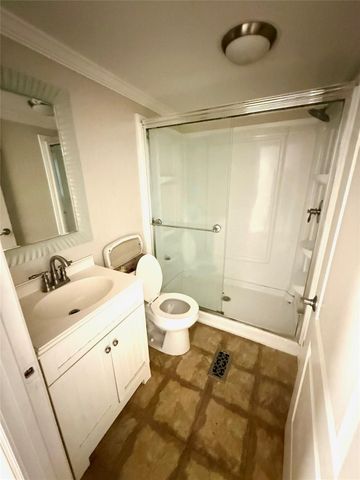 441 Shoreline Drive, Huntsville, TX 77320