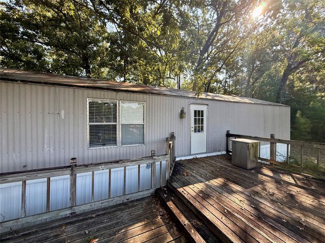 441 Shoreline Drive, Huntsville, TX 77320