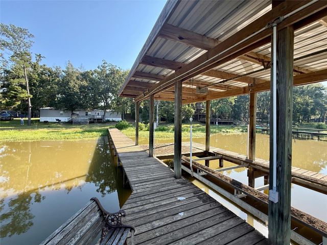 441 Shoreline Drive, Huntsville, TX 77320