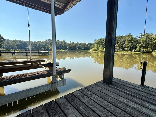 441 Shoreline Drive, Huntsville, TX 77320