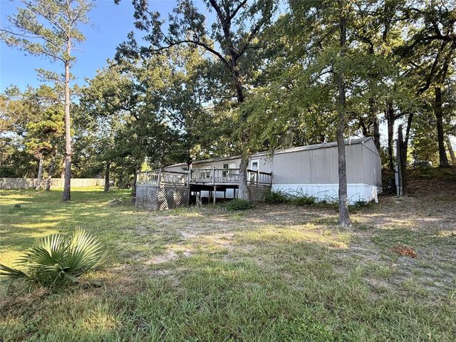 441 Shoreline Drive, Huntsville, TX 77320