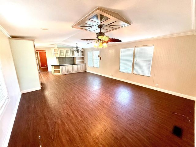 441 Shoreline Drive, Huntsville, TX 77320