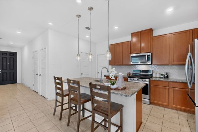980 Burnett Drive, Aubrey, TX 76227