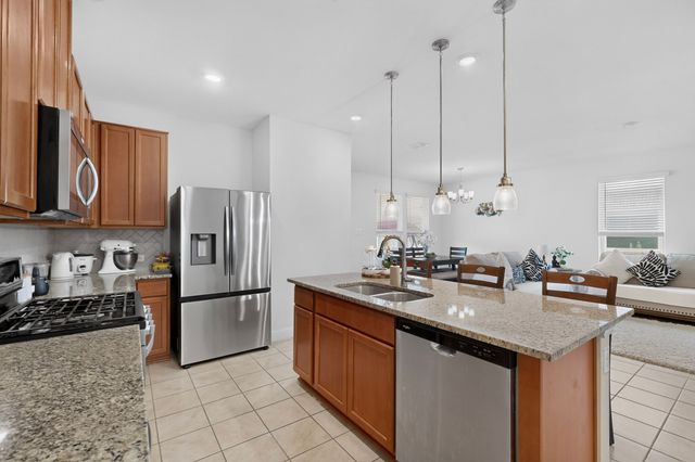 980 Burnett Drive, Aubrey, TX 76227