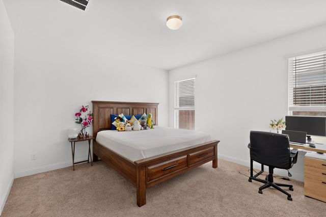980 Burnett Drive, Aubrey, TX 76227