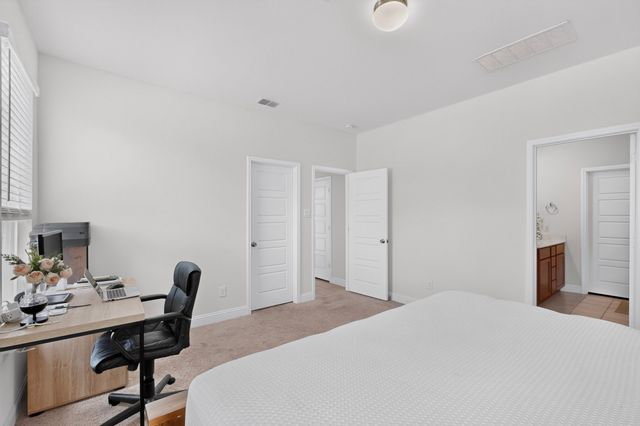 980 Burnett Drive, Aubrey, TX 76227