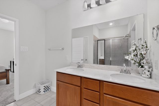 980 Burnett Drive, Aubrey, TX 76227