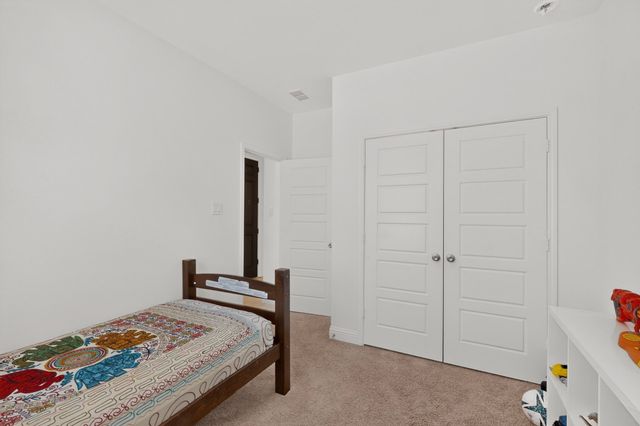 980 Burnett Drive, Aubrey, TX 76227