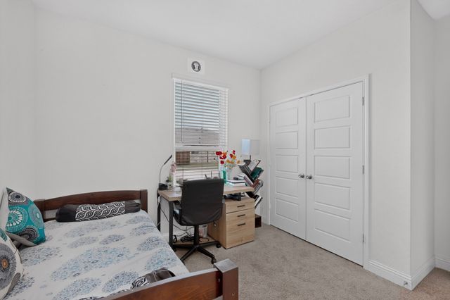 980 Burnett Drive, Aubrey, TX 76227