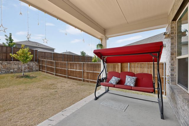 980 Burnett Drive, Aubrey, TX 76227