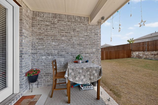 980 Burnett Drive, Aubrey, TX 76227
