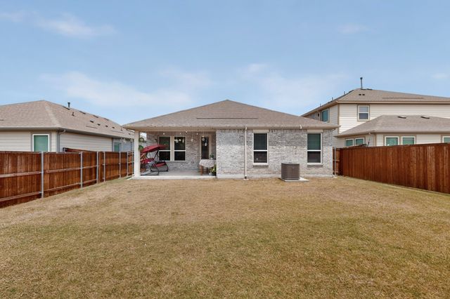 980 Burnett Drive, Aubrey, TX 76227