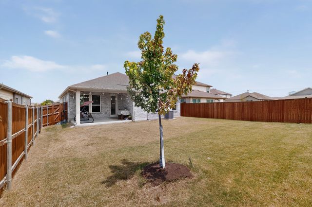 980 Burnett Drive, Aubrey, TX 76227