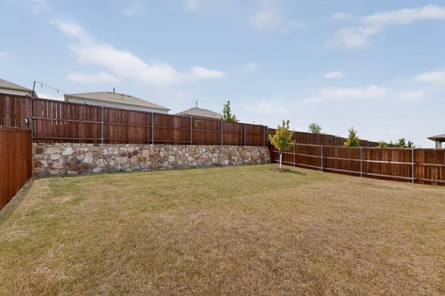 980 Burnett Drive, Aubrey, TX 76227