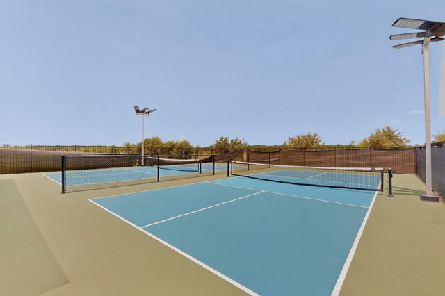 980 Burnett Drive, Aubrey, TX 76227