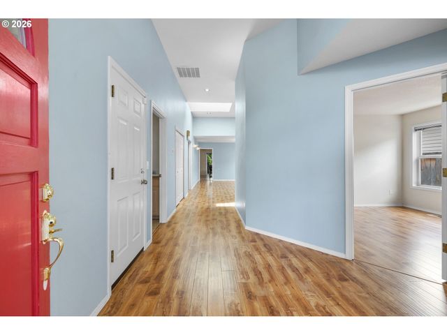 16730 Sw JORDAN Way, Portland, OR 97224