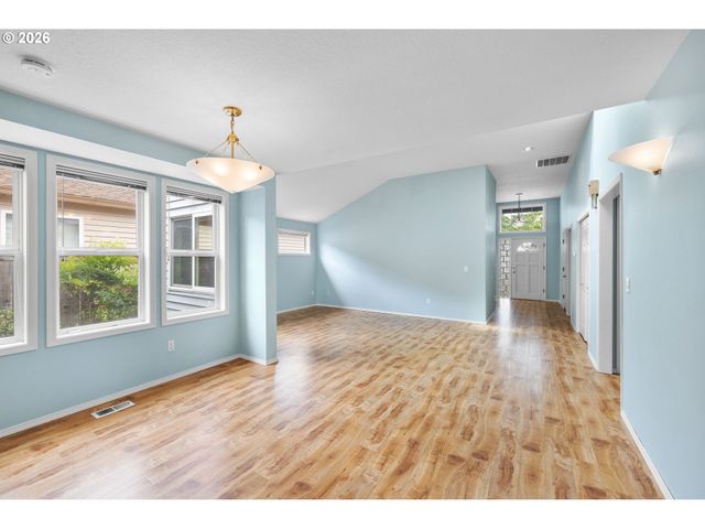 16730 Sw JORDAN Way, Portland, OR 97224