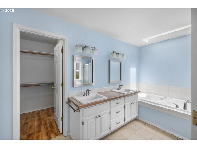 16730 Sw JORDAN Way, Portland, OR 97224