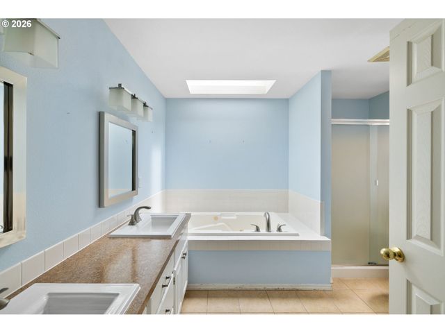 16730 Sw JORDAN Way, Portland, OR 97224