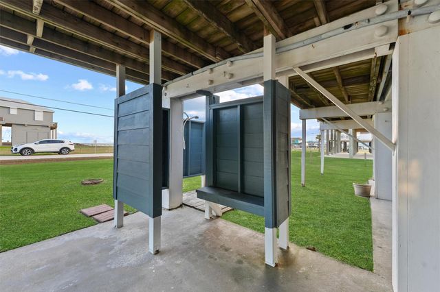 16526 Jamaica Beach Road, Jamaica Beach, TX 77554