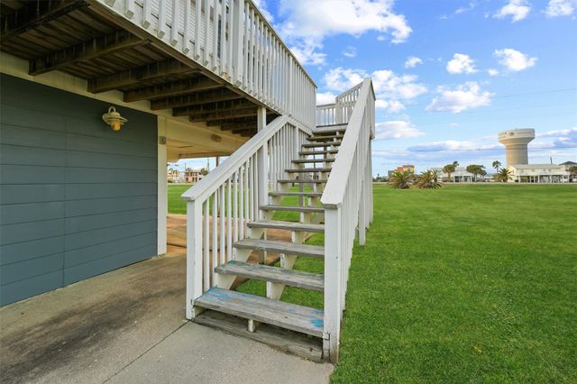 16526 Jamaica Beach Road, Jamaica Beach, TX 77554