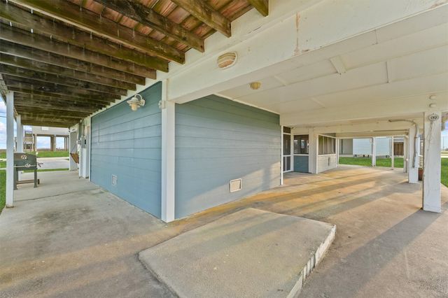 16526 Jamaica Beach Road, Jamaica Beach, TX 77554