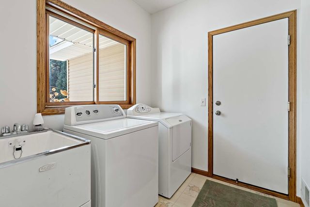 2950 Overlook Avenue N, Stillwater, MN 55082