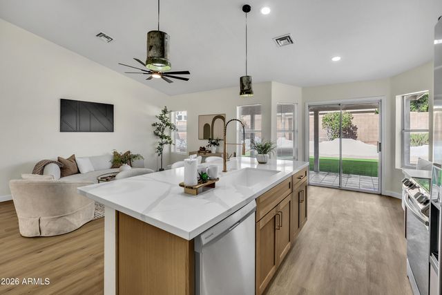 11518 E DARTMOUTH Street, Mesa, AZ 85207