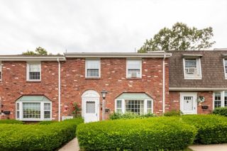 42 Queensboro Ct 42, Norwood, MA 02062