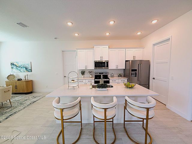 840 Forest Street NE, Palm Bay, FL 32907
