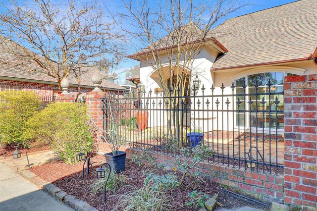 3527 Millbrook Dr, Baton Rouge, LA 70816