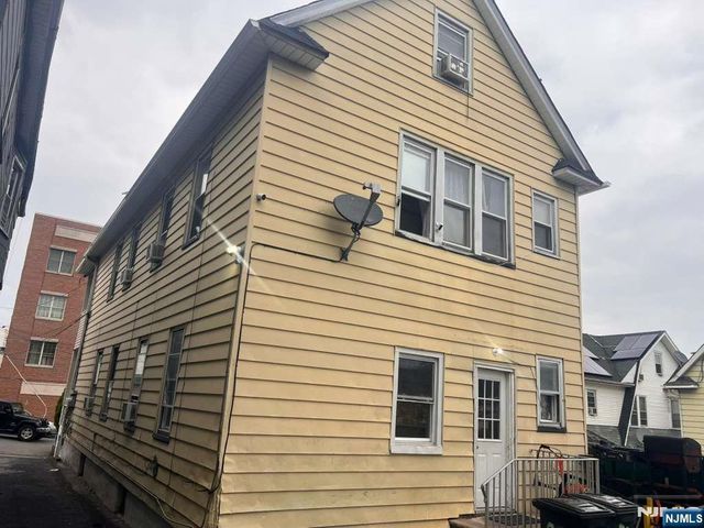 88 Genessee Avenue, Paterson, NJ 07503
