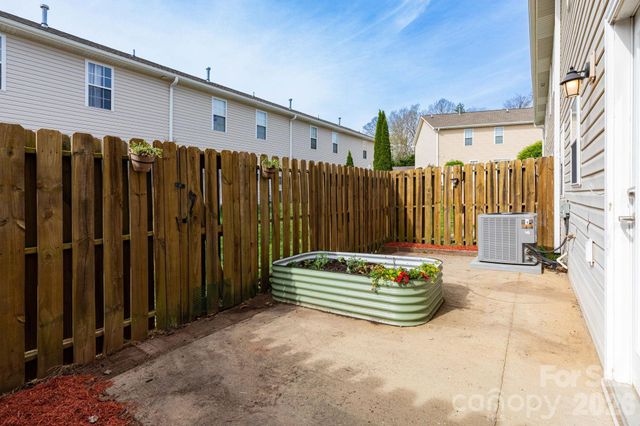 30 Chesire Way, Fletcher, NC 28732