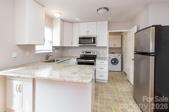 30 Chesire Way, Fletcher, NC 28732