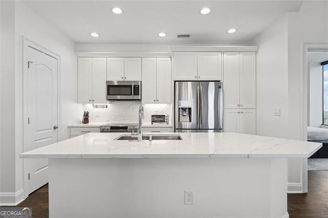 2828 PEACHTREE Road 1704, Atlanta, GA 30305
