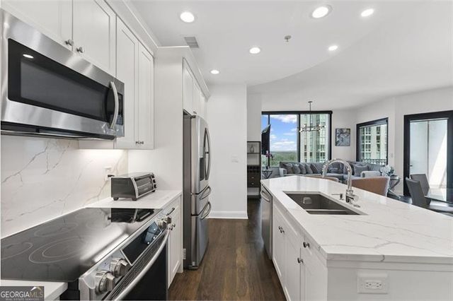 2828 PEACHTREE Road 1704, Atlanta, GA 30305