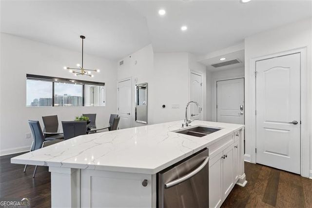 2828 PEACHTREE Road 1704, Atlanta, GA 30305