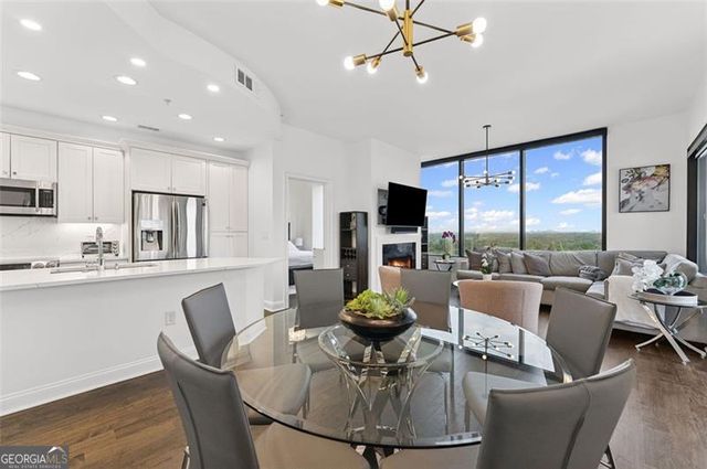 2828 PEACHTREE Road 1704, Atlanta, GA 30305