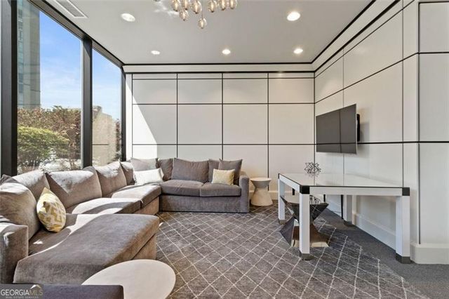 2828 PEACHTREE Road 1704, Atlanta, GA 30305