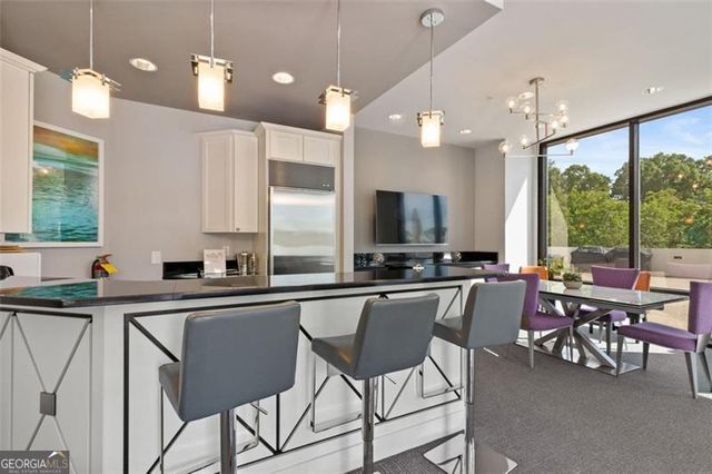 2828 PEACHTREE Road 1704, Atlanta, GA 30305