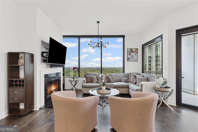 2828 PEACHTREE Road 1704, Atlanta, GA 30305