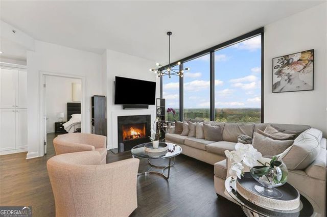 2828 PEACHTREE Road 1704, Atlanta, GA 30305